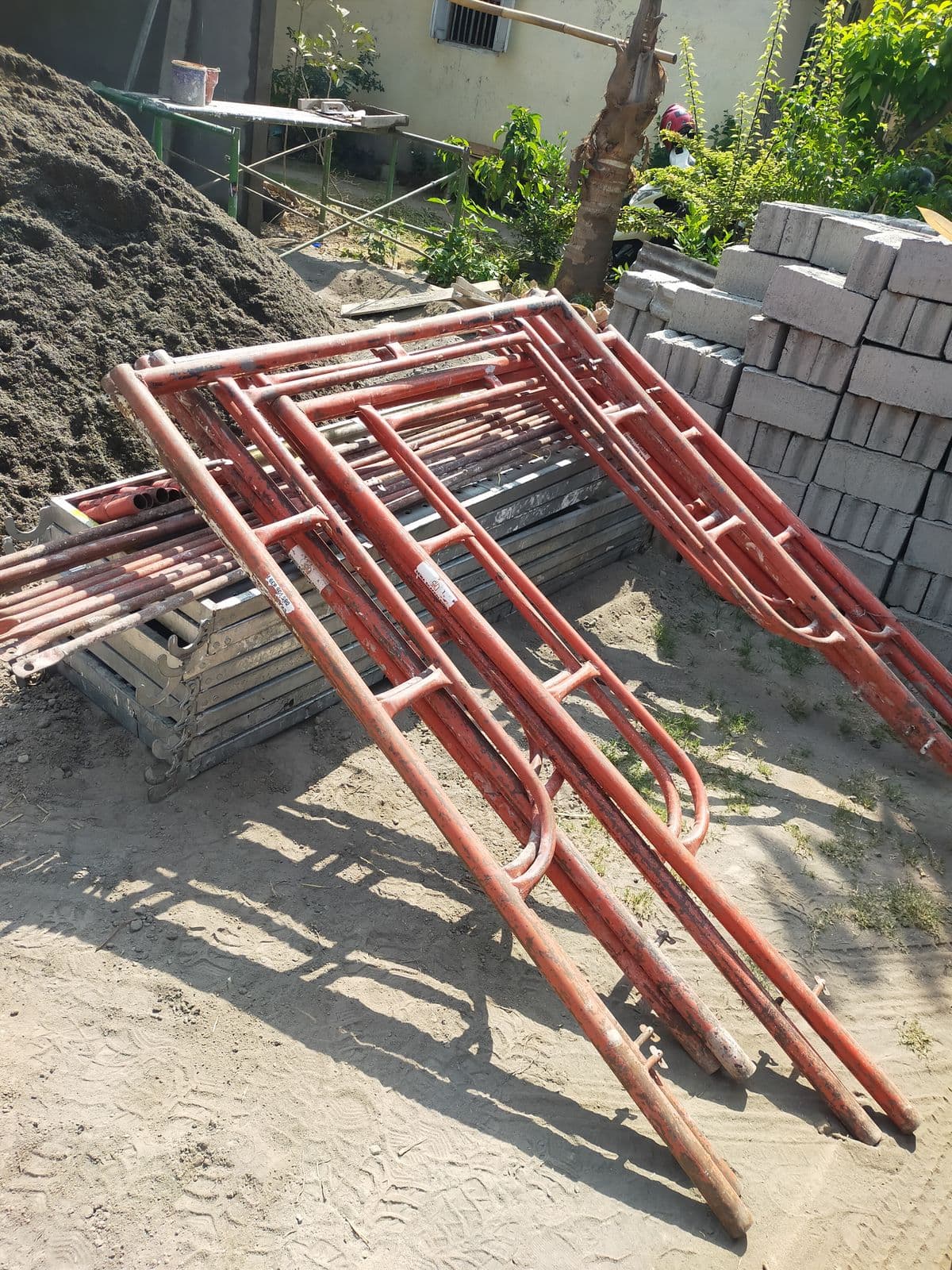 Desa Silir, Kab. Kediri — 3 set scaffolding + 8 catwalk