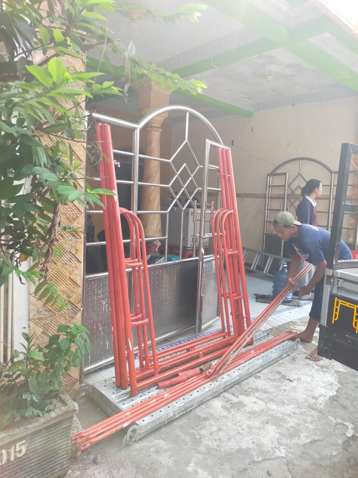 Proyek renovasi — Main frame siap dipasang